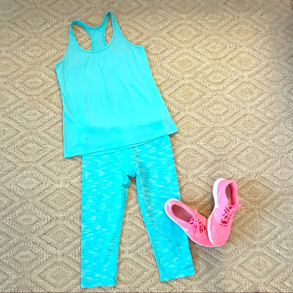Old Navy lightweight Go Dry tank!